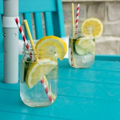 Iced lemonade drink